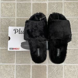 32 degrees black faux fur slides slippers size 7.5-8.5